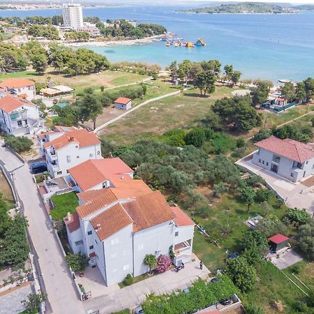 Apartments And Rooms On The Beach Водице Экстерьер фото